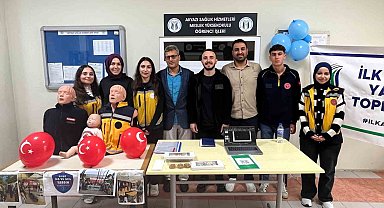 Öğrenci toplulukları stantlarda çalışmalarını tanıttı