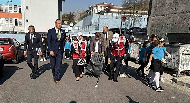 Öğrenciler hem eğlendi hem temizlik yaptı