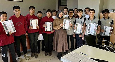Öğrencilerden öğretmenlere sürpriz: Hazırlanan sertifikalar kendilerine taktim edildi