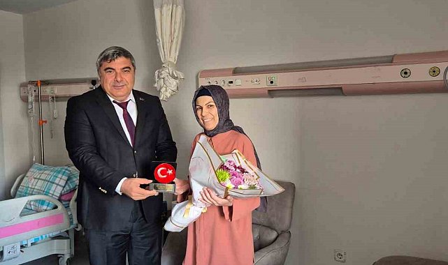 Öğretmenler Günü'nü hastanede geçiren öğretmen unutulmadı