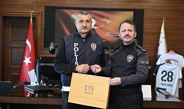 Okul polisi örnek davranışlarıyla ödüllendirildi