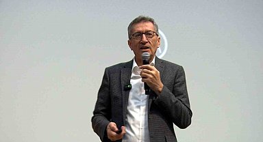 Önceki dönem Milli Eğitim Bakanı Selçuk: "Dünya, eğitim bilimleri ve diğer bilimler açısından çok farklı bir dönemden geçiyor"