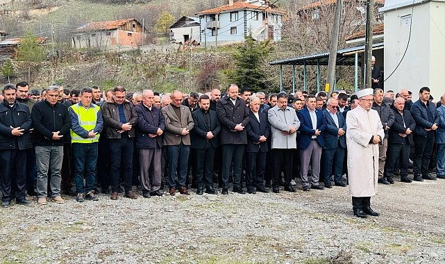 Onlarca kişinin mezar yeri taşınmıştı, gıyabi cenaze namazı kılındı