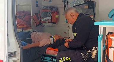 Önündeki araca çarpmamak için fren yapan motosikletli yaralandı