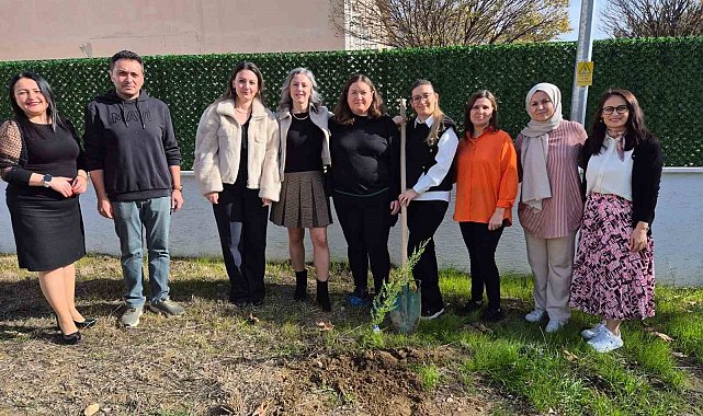 Orman yangınları sonrası anlamlı Öğretmenler Günü kutlaması