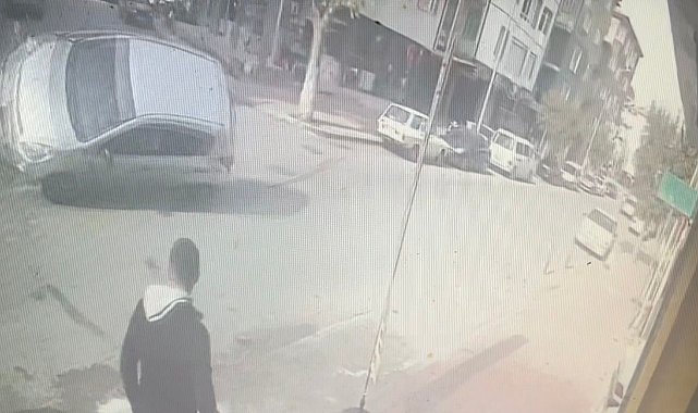 Ortalığın savaş alanına döndüğü kaza kamerada: 1 yaralı