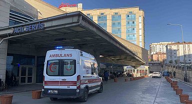 Otobüs ile motosiklet çarpıştı: 1 ölü