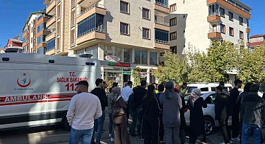 Otomobilin çarptığı 2 öğrenci yaralandı