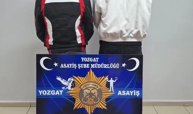 Oyuncak silahla şov yapıp sosyal medyada paylaştılar, polisten kurtulamadılar