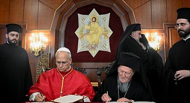 Papa 14. Leo, Balat'ta Fener Rum Patriği Bartholomeos ile görüştü