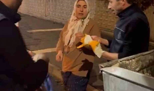 Para dolu çantayı yanlışlıkla çöpe attılar, çöp arabasını arayıp poşeti buldular