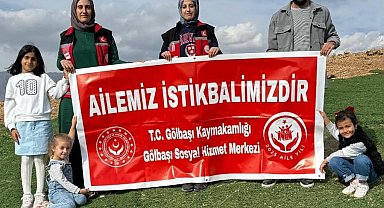 Paraşütle "Ailemiz istikbalimizdir" mesajı verildi