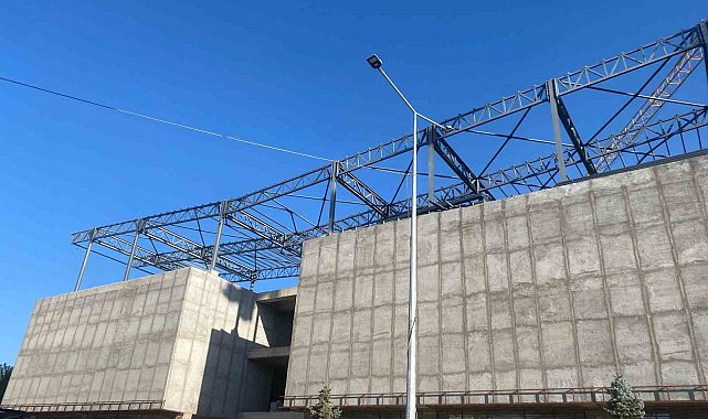 Patnos'ta Alışveriş merkezi inşaatında sona gelindi