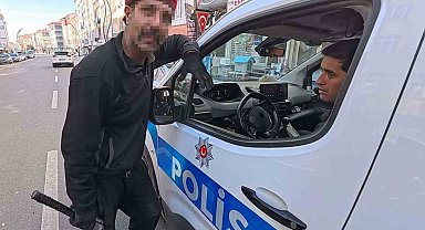 Polis uyarıya geldi, "ahtım var, benzin döküp yakacağım" dedi