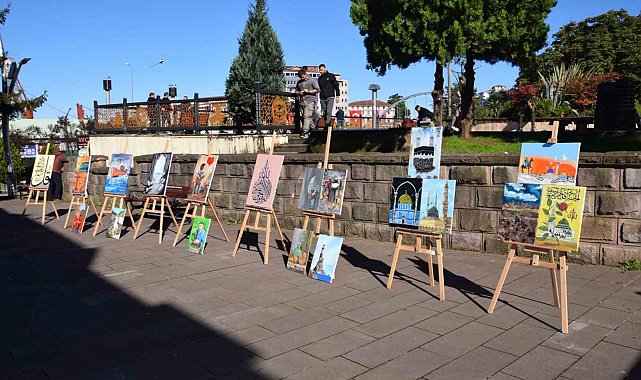 "Genç Eller Camide Renkler" sergisi açıldı