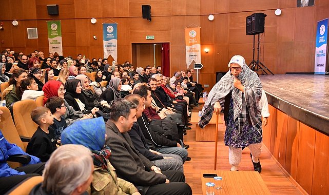 "Havlucu Memed Anlatıyor" tiyatro gösterisi yoğun ilgi gördü