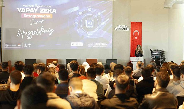 "Yükseköğretimde Yapay Zeka Entegrasyonu Zirvesi" yoğun katılımla gerçekleştirildi