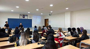 Reklamcılıkta analitik düşünmenin önemi SUBÜ'de konuşuldu