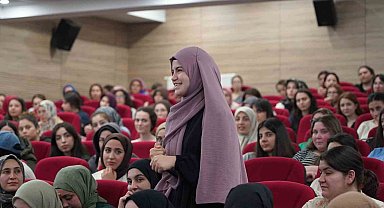 Rektör Akkaya ile Rektör Alican "Gençlerle Baş Başa" programında öğrencilerle bir araya geldi