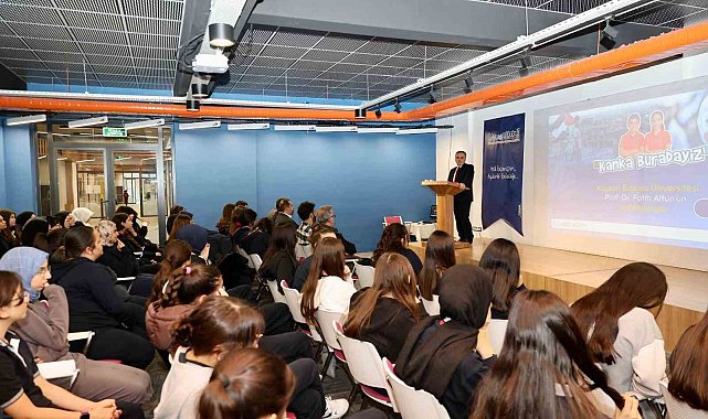 Rektör Prof. Dr. Altun, öğrenciler ile bir araya geldi