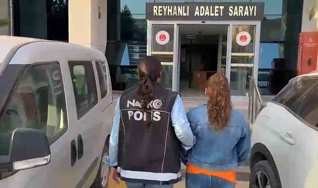 Reyhanlı'da 22 yıl hapis cezası ile aranan uyuşturucu satıcısı kadın yakalandı