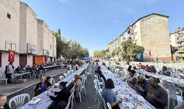 Romanlardan Ilıcabaşı'nda hayır yemeği