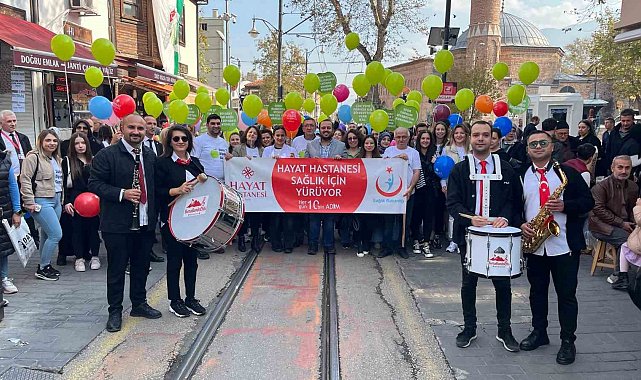 Sağlık çalışanları diyabete dikkat çekmek için yürüdü