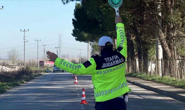 Sakarya'da abartı egzoz denetimleri: 25 araç trafikten men edildi