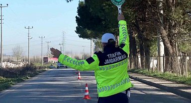 Sakarya'da abartı egzoz denetimleri: 25 araç trafikten men edildi