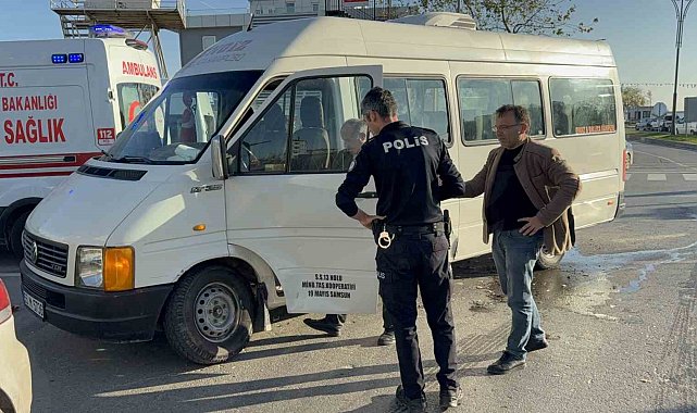 Samsun'da minibüs ile otomobil çarpıştı: 1 yaralı