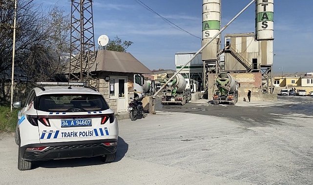 Sancaktepe'de beton mikserinin altında kalan işçi yaralandı
