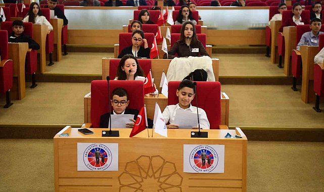 Sancaktepe'de Dünya Çocuk Hakları Günü'nde 'Çocuk Meclisi' ilk oturumunu gerçekleştirdi