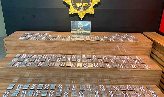 Şanlıurfa'da 2 bin 404 uyuşturucu hapla yakalanan şahsa gözaltı