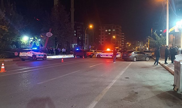 Şanlıurfa'da cadde ortasında silahlı kavga kamerada: 2 ağır yaralı