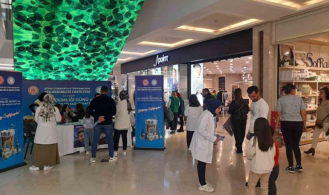 SCÜ öğrencileri, doğru diş fırçalama tekniklerini anlattı