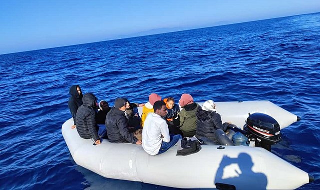 Seferihisar açıklarında 32 göçmen kurtarıldı