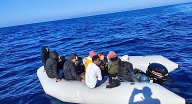 Seferihisar açıklarında 32 göçmen kurtarıldı