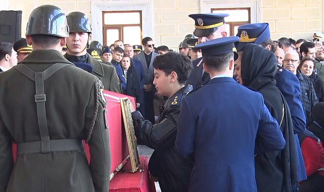 Şehit Pilot Yarbay Gökhan Korkmaz'ın İstanbul'da son yolculuğuna uğurlandı
