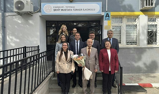 Şehrin en kıdemli öğretmenini ziyaret ettiler