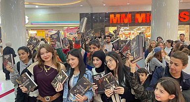 Selin Solaris ve Işıl Lima Mardian Mall'da okurlarıyla buluştu
