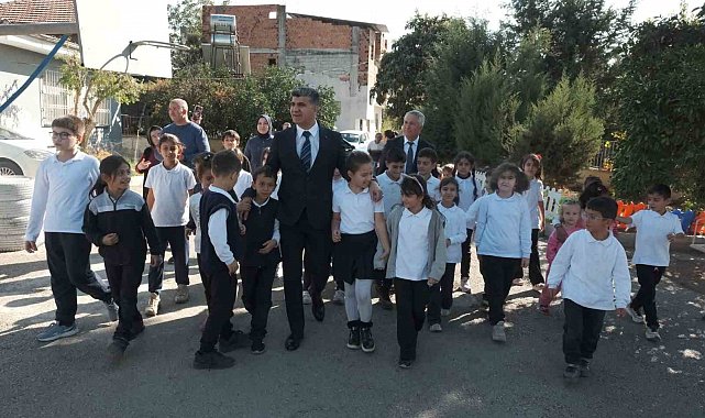 Şener: "Çocuklarımızın en iyi şartlarda eğitim alması için çalışıyoruz"