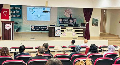 Siirt'te hastane personellerine kan yoluyla bulaşan hastalık eğitimi