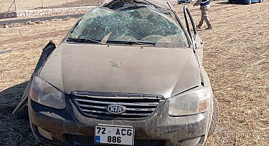 Siirt'te otomobil takla attı, camdan fırlayan çocuk hayatını kaybetti