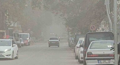 Sındırgı'da sis etkili oldu