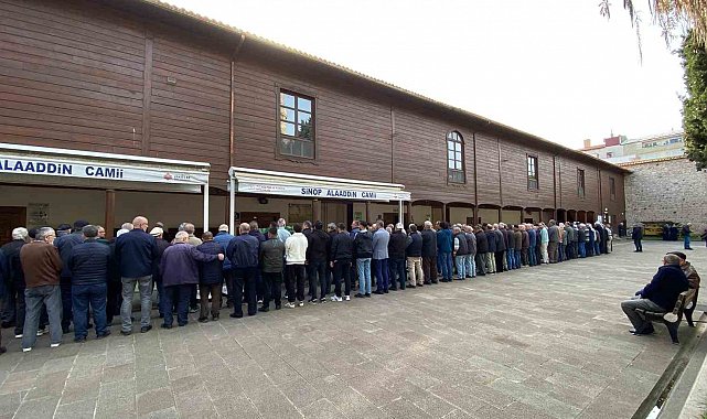 Sinop'ta çöp kamyonunun çarptığı kadın toprağa verildi