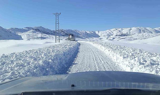 Şırnak'ta kar kalınlığı 1 metreyi aştı