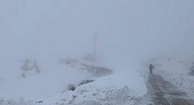 Şırnak'ta kar kalınlığı 20 santimetreyi aştı