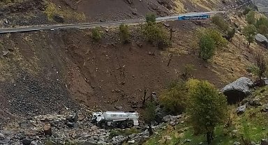 Şırnak'ta su tankeri uçurumdan yuvarlandı: 1 yaralı