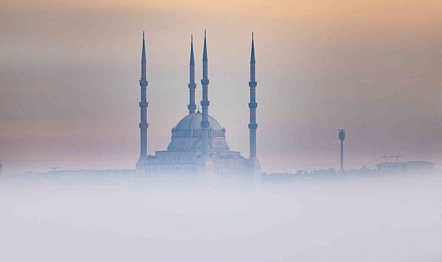 Sis denizinde kaybolan Diyarbakır'da, minareler görsel şölen sundu