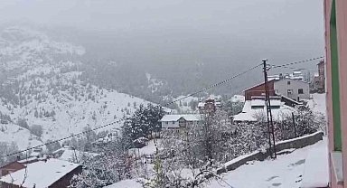 Sivas'ın yüksek kesimlerinde kar yağışı etkili oldu